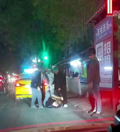 宁夏中卫一出租车司机遭乘客殴打,当地派出所回应